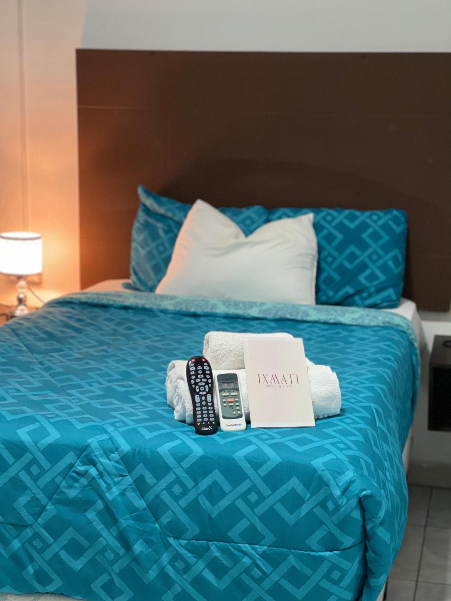 Hotel Y Cafe Ixmati Сучитото Экстерьер фото