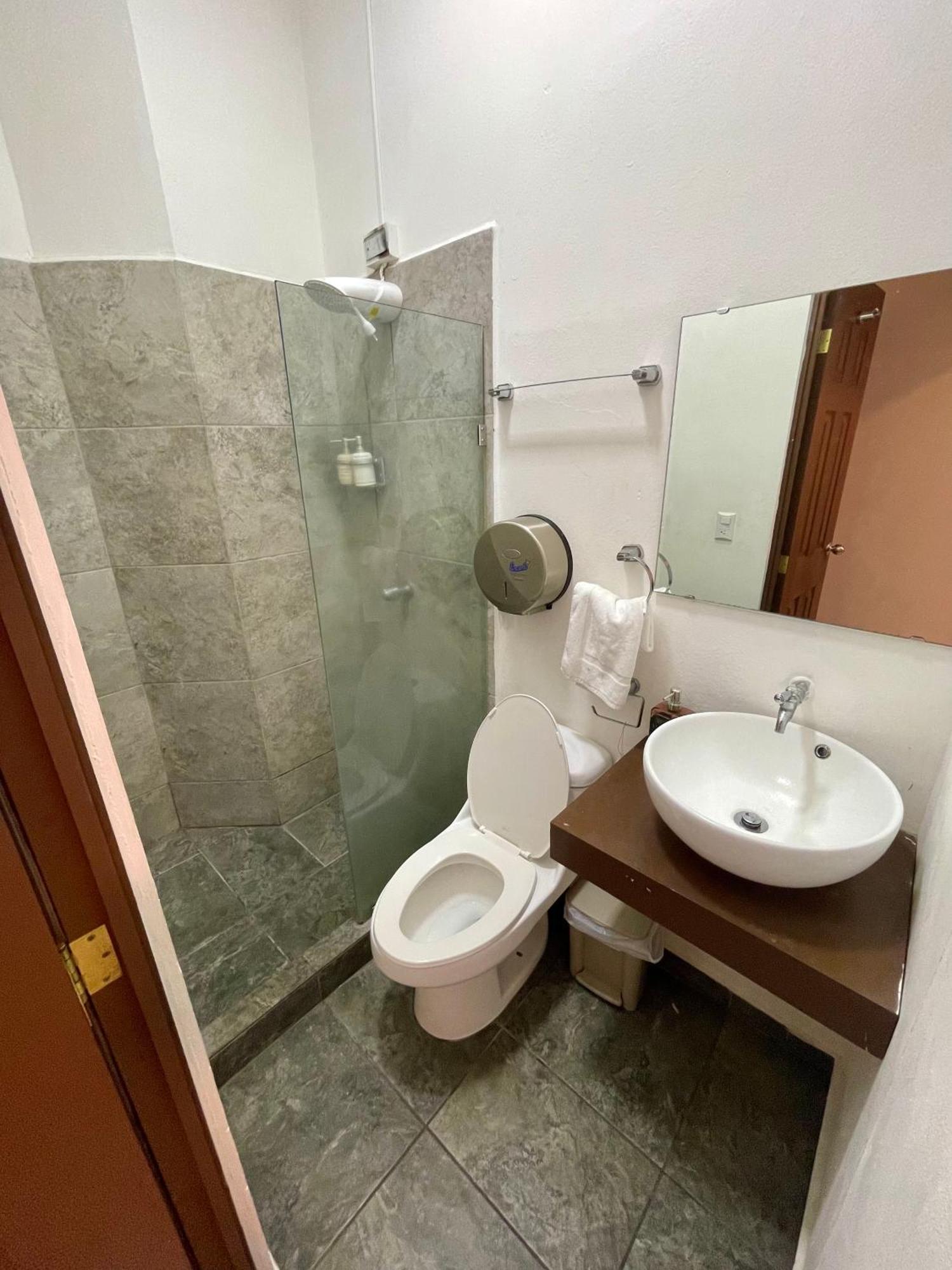 Hotel Y Cafe Ixmati Сучитото Экстерьер фото